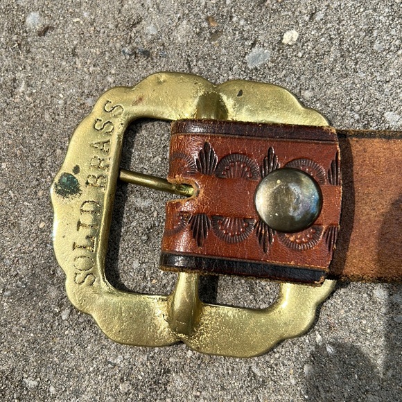 Retro Western style name belt. Brown leather with brass buckle. - Picture 4 of 10